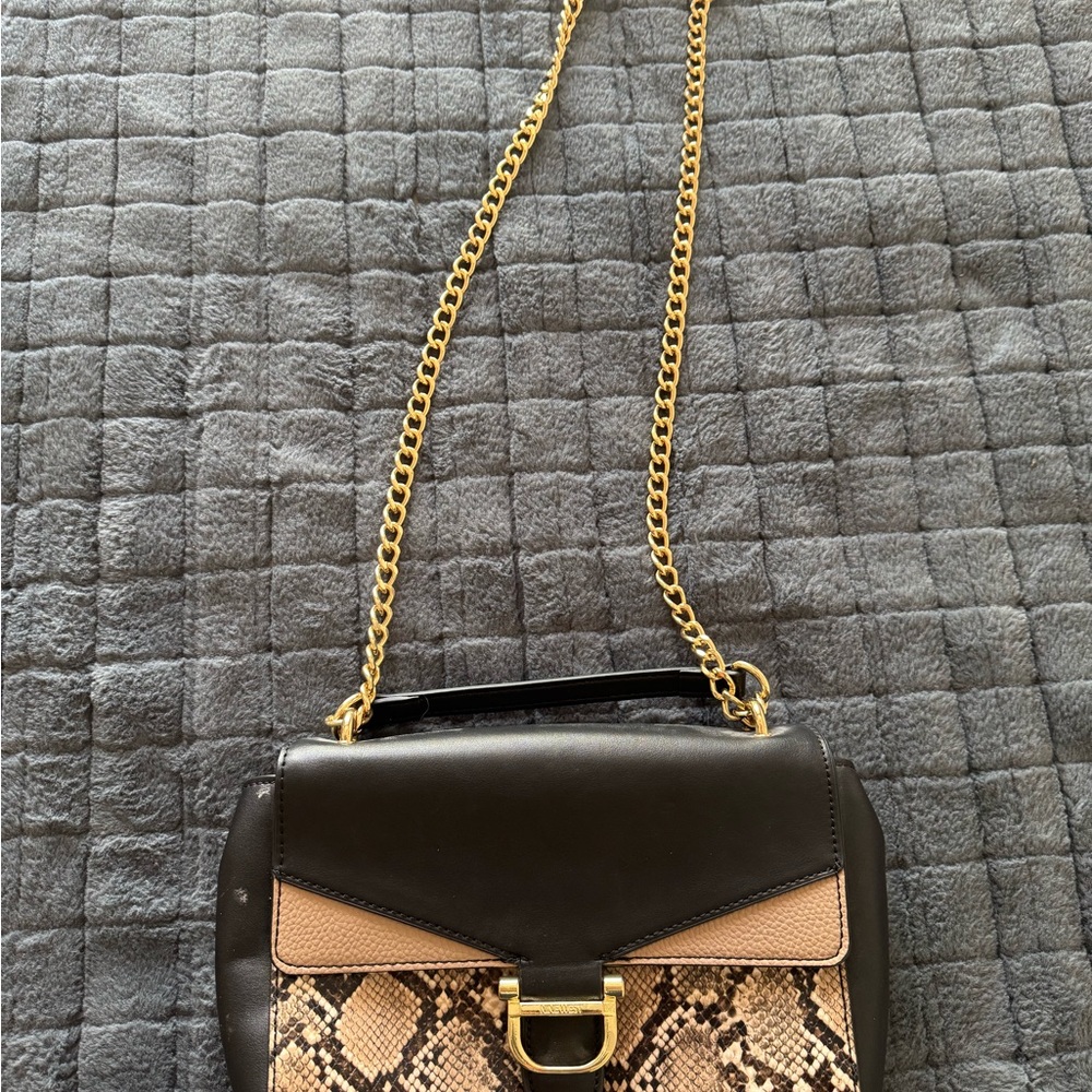 Chic Black and Tan Snake Print Handbag